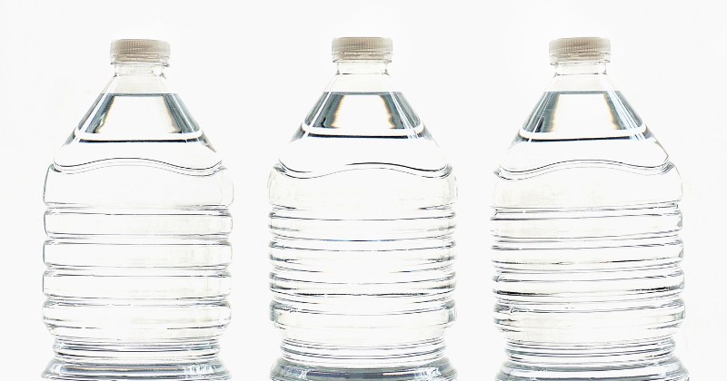 備蓄に必要な保存水は1日3リットル×3日が目安