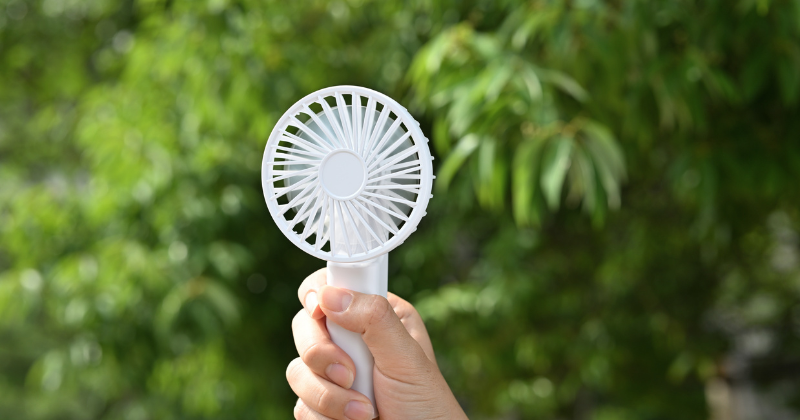 避難所の暑さ対策グッズおすすめ「ミニ扇風機」3選